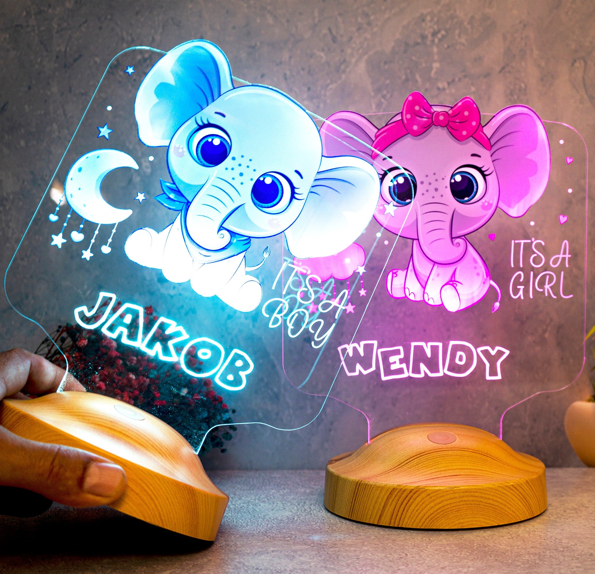 Baby Elefant Baby Geschenk, Elefanten LED Lampe als Nachttisch fürs Kinderzimmer mit Namensgravur, Weihnachtsgeschenk Mädchen oder Jungen