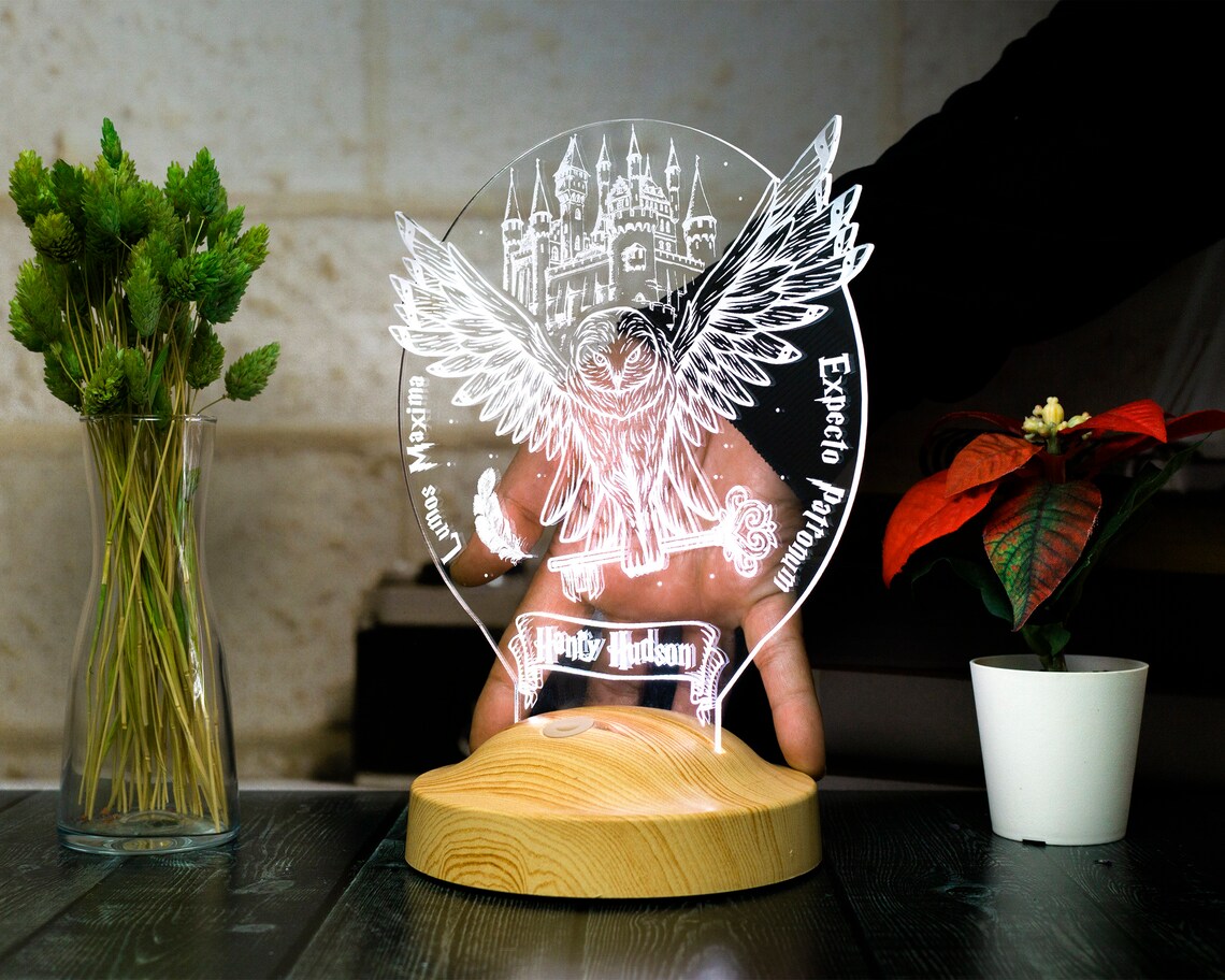 EULE PERSONALISIERTE LAMPE MIT GRAVIERUNG 3D VISION LED NACHTLICHT