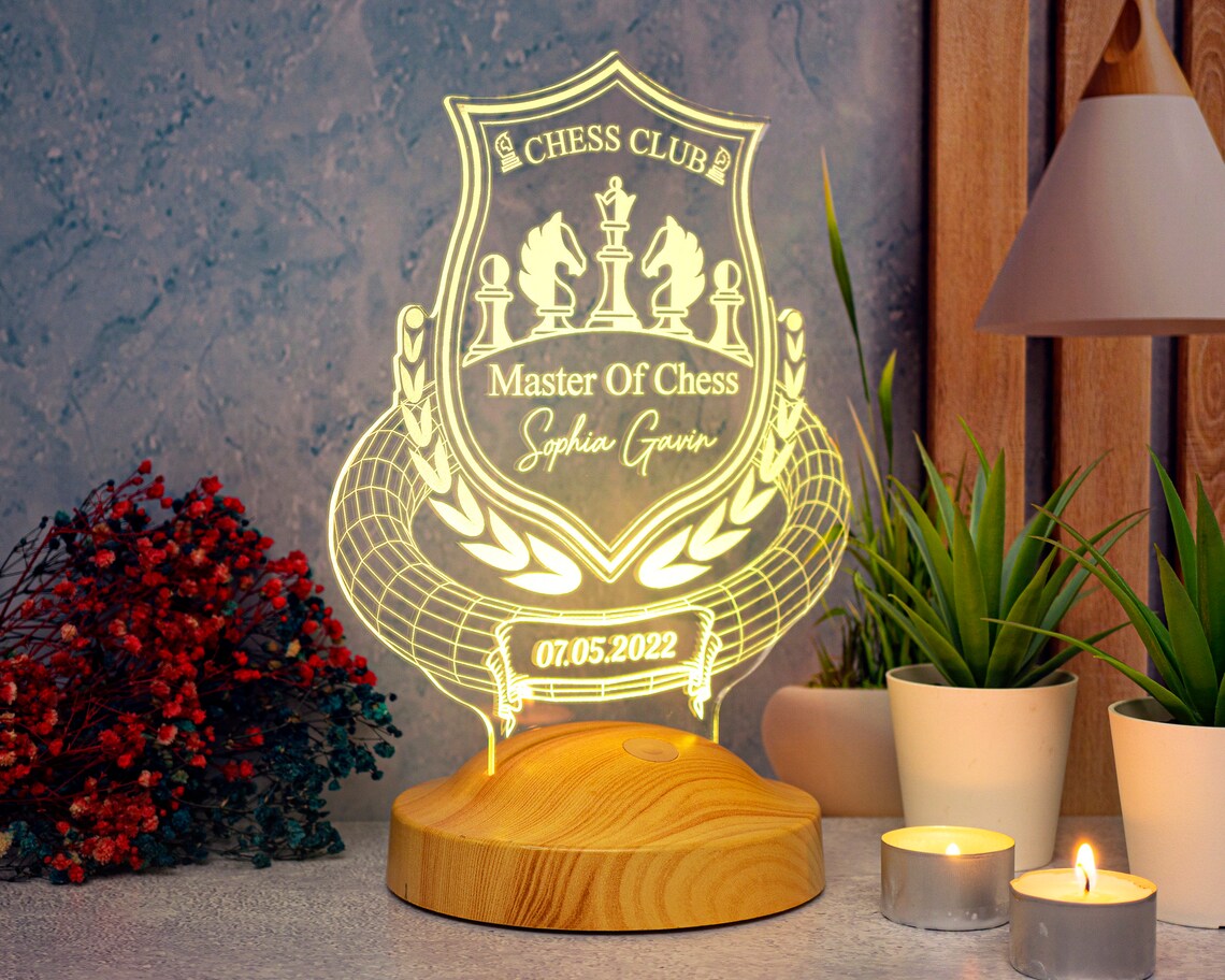 Schachliebhaber, Chess Geschenk für Schachspieler, 3D LED Lampe als Schach Trophäe, Für Schach Profis und Schachturnier