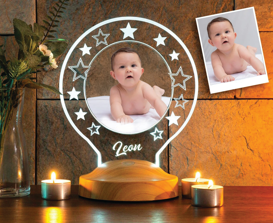 Personalisiertes Geschenk zur Geburt - LED Lampe aus Acryl mit Baby-Foto, Namen und Gebursdaten gestalten | LED Acryl Lampe personalisiert | rund