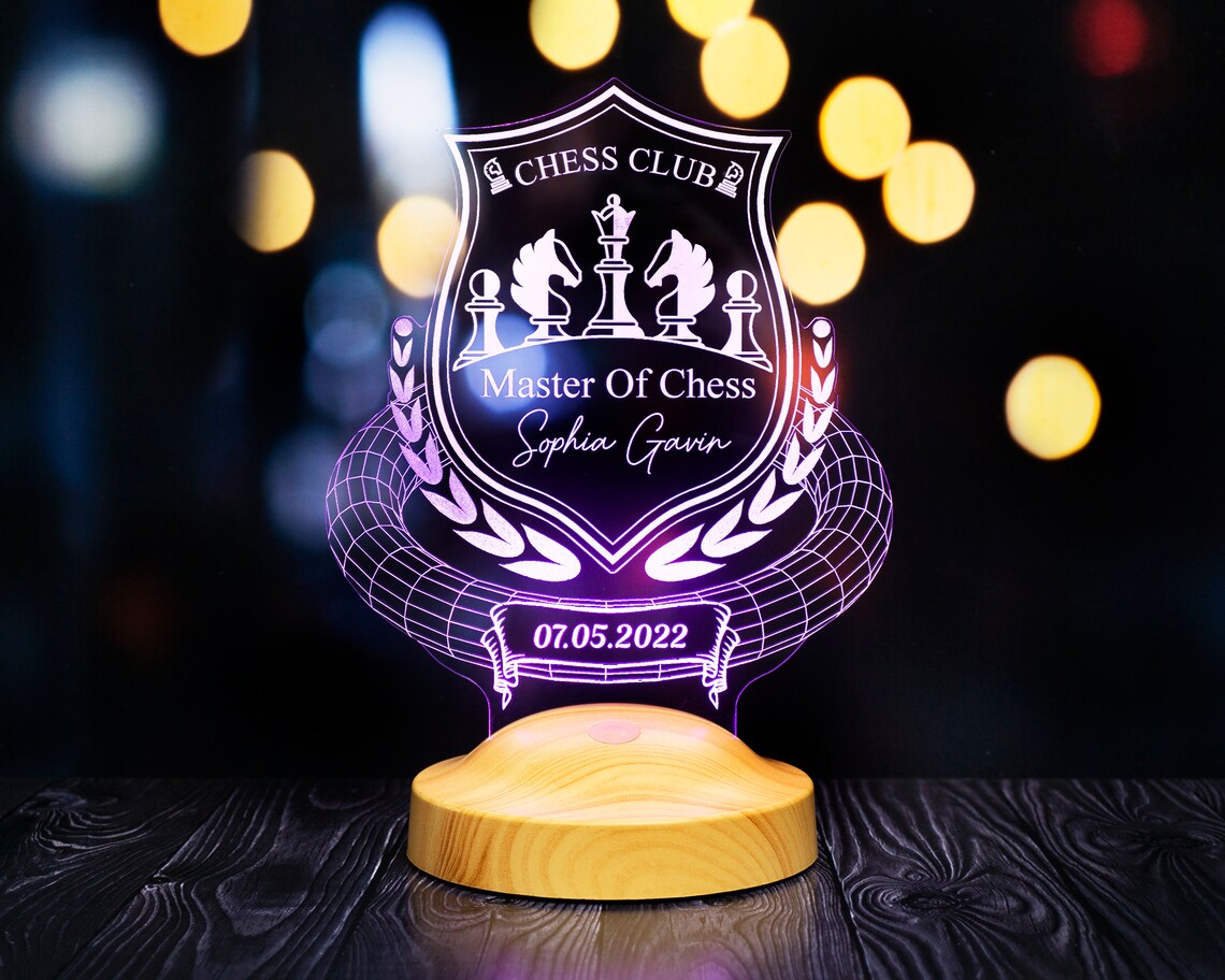 Schachliebhaber, Chess Geschenk für Schachspieler, 3D LED Lampe als Schach Trophäe, Für Schach Profis und Schachturnier