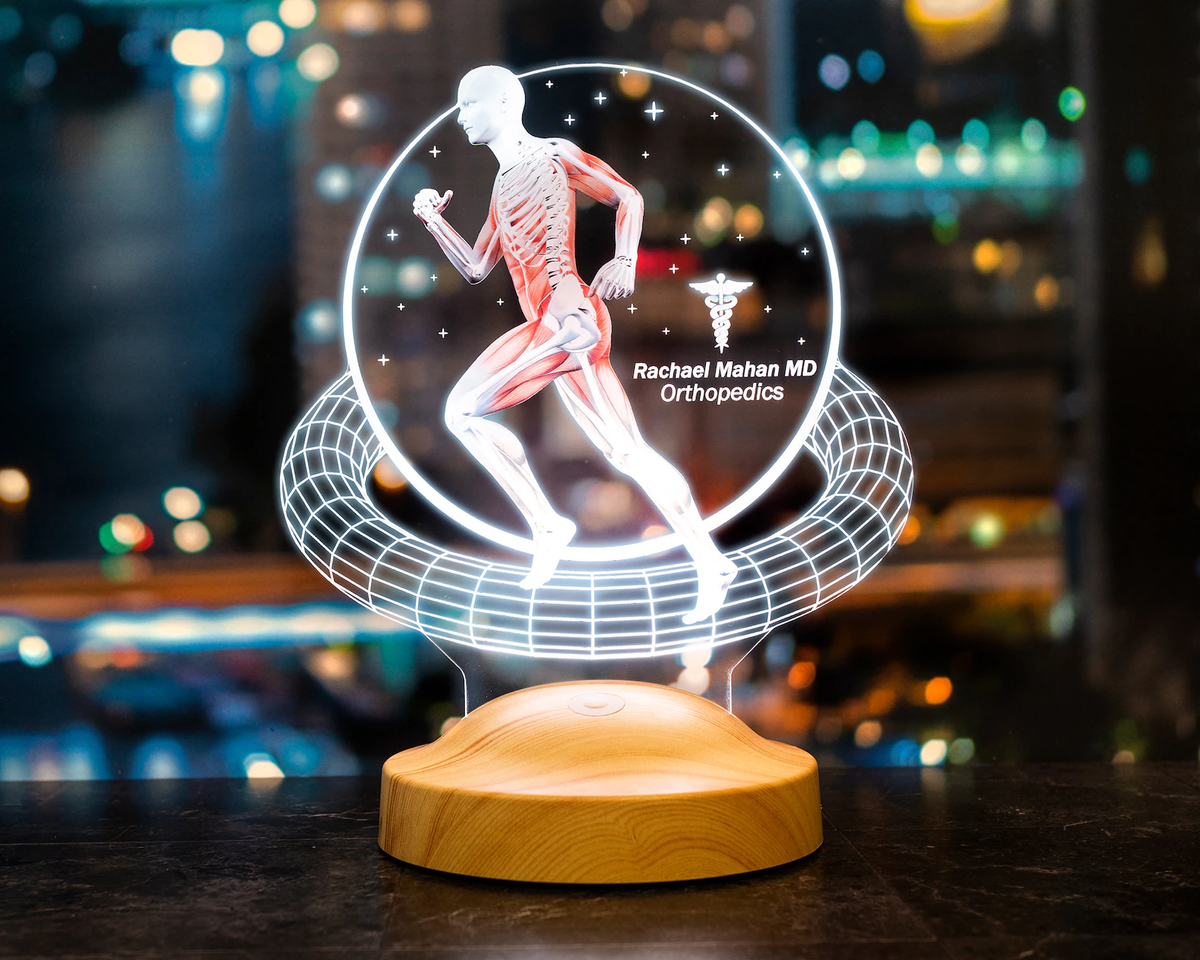 Orthopädie Arzt Personalisierte LED Lampe – Geschenk für Orthopäde, Chirurg, Medizinstudent Abschluss – Anatomie Lampe mit Muskel & Skelett Motiv