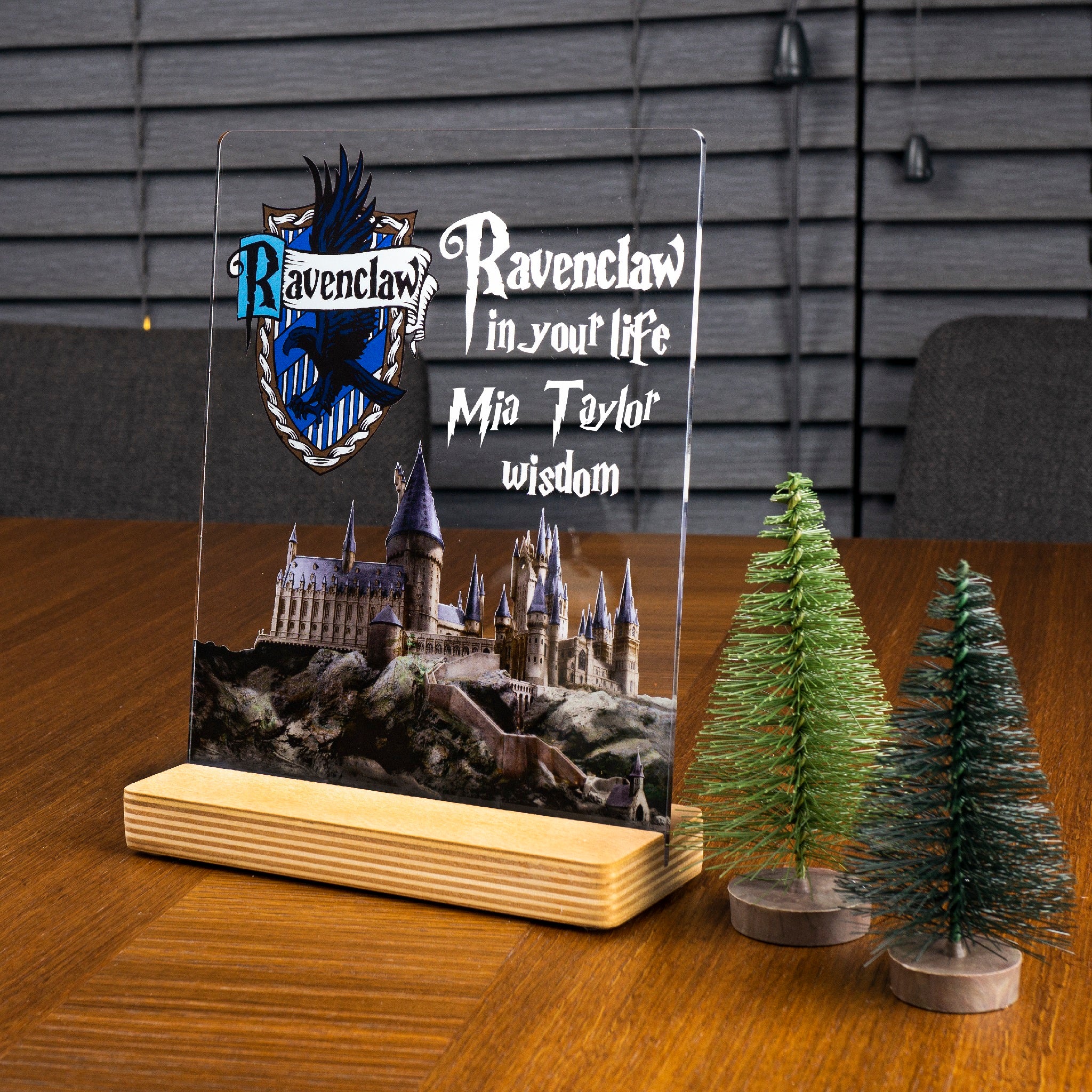 Personalisiertes Harry Potter Ravenclaw Hogwarts Geschenk mit UV-Druck Holzaufsteller & Geschenkbox